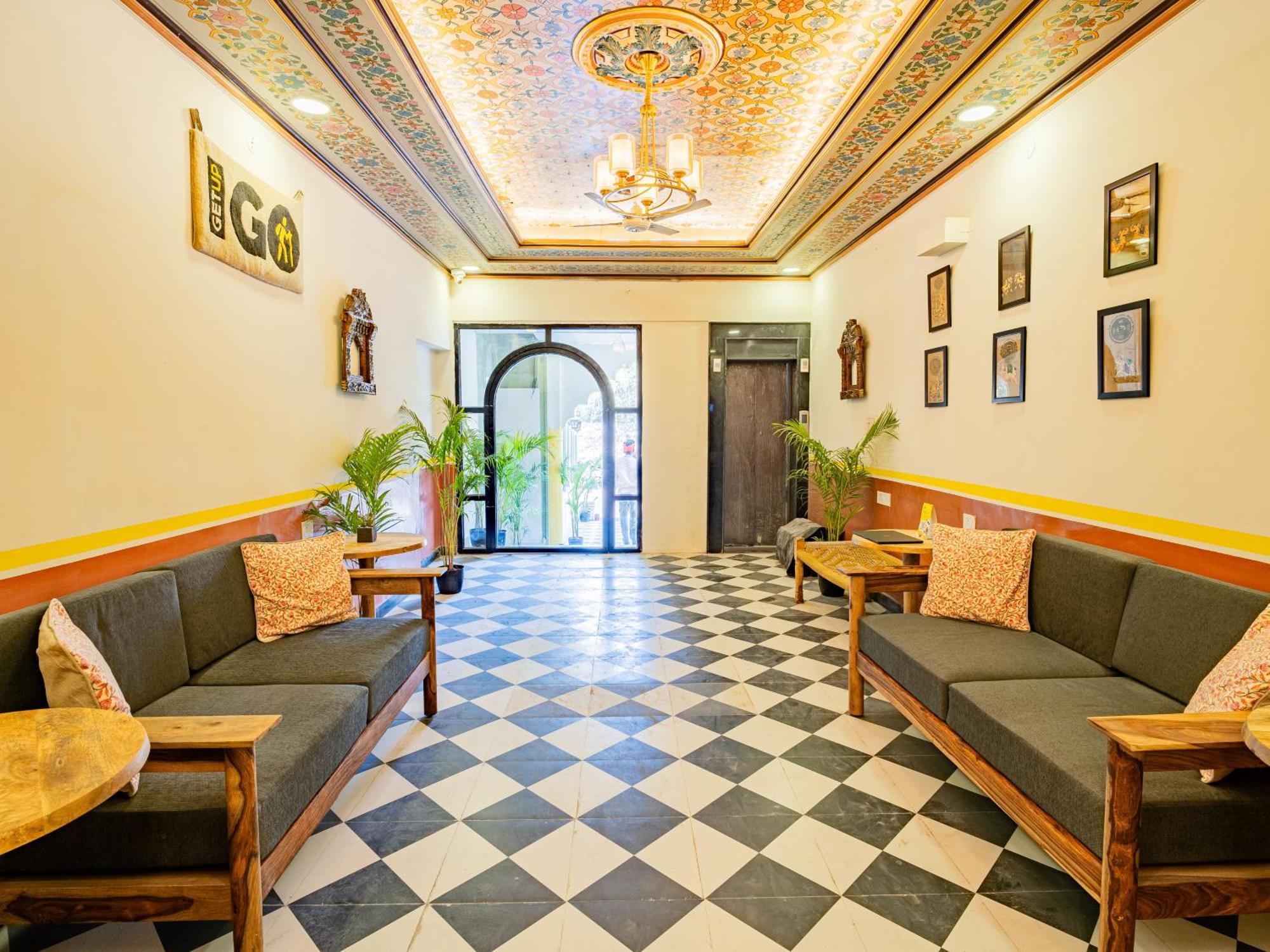 Hostel The Jaipur, Hathroi