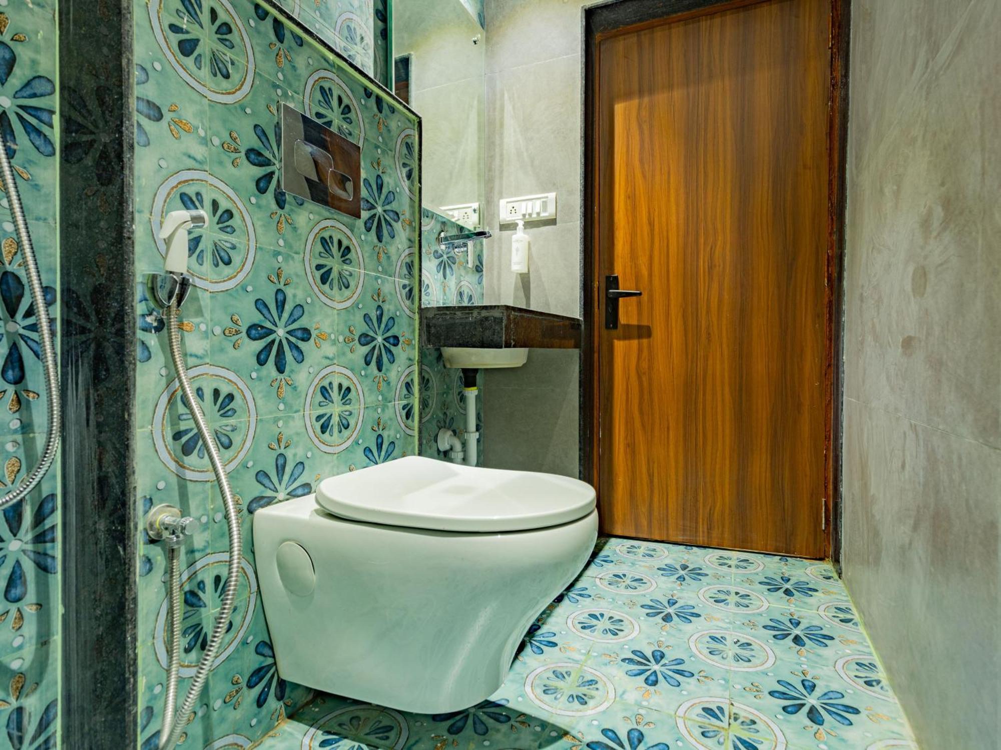 The Jaipur, Hathroi Hostel
