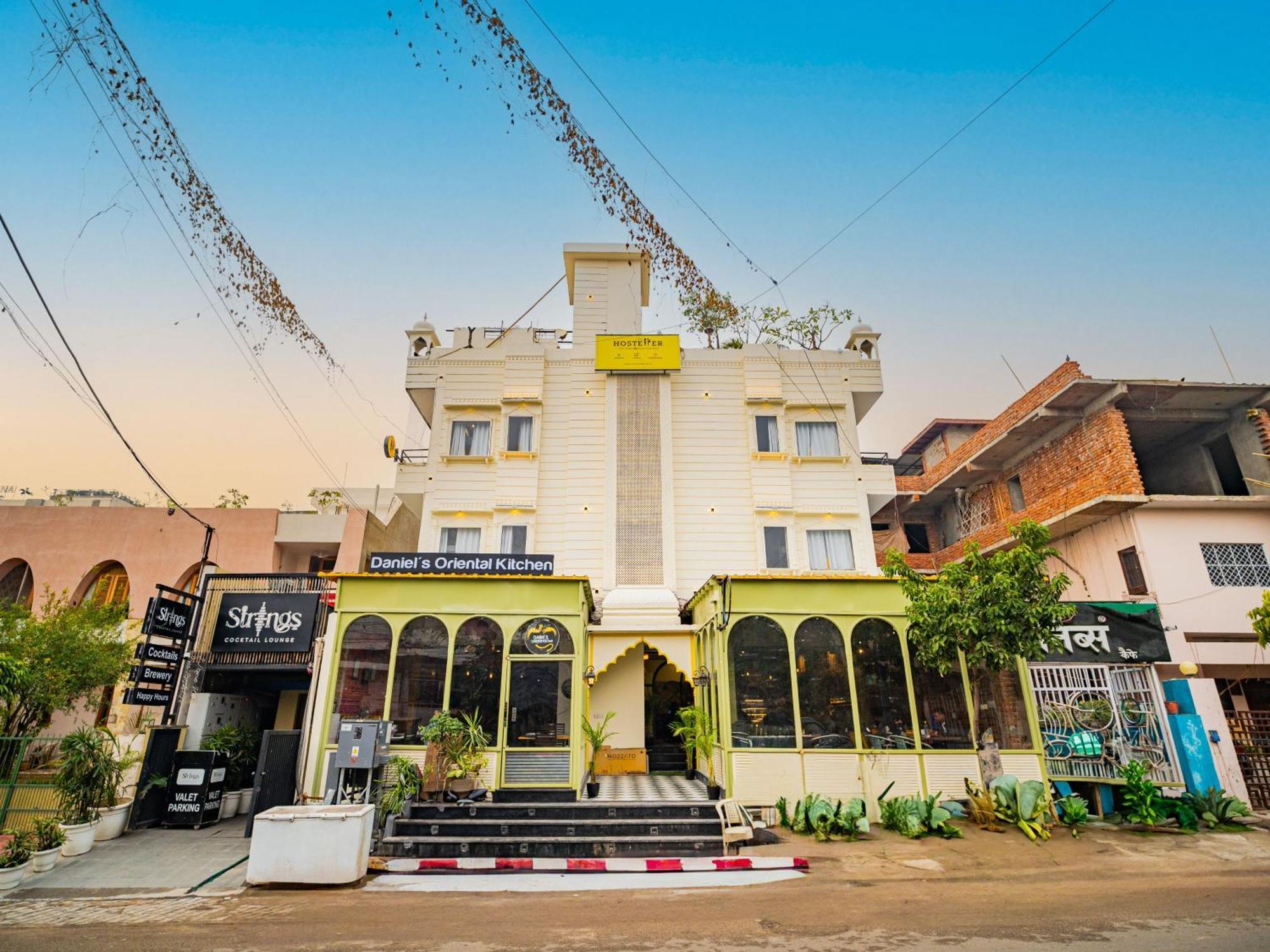 Hostel The Jaipur, Hathroi