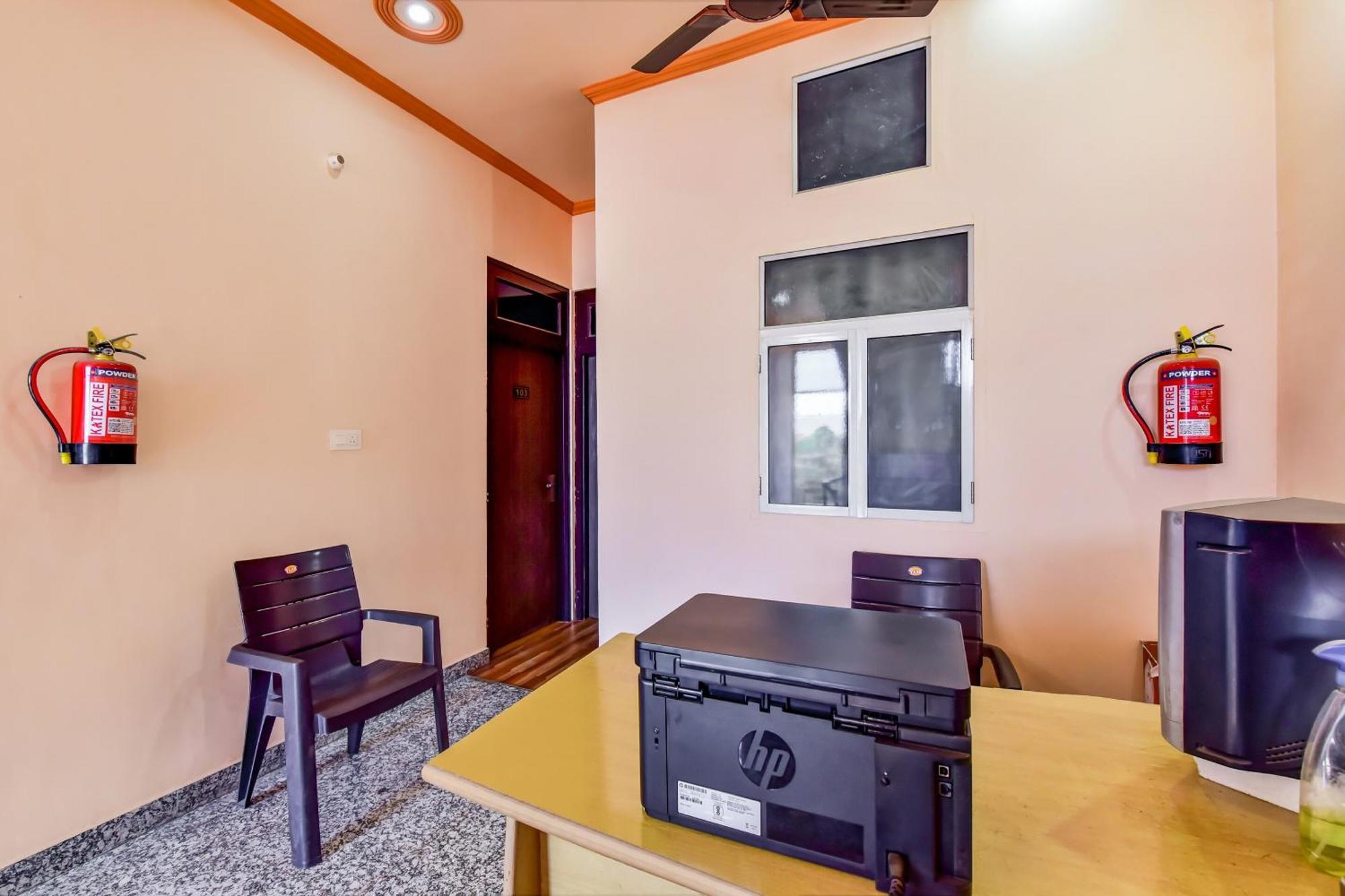 Hotel O Pushp Niwas Jaipur