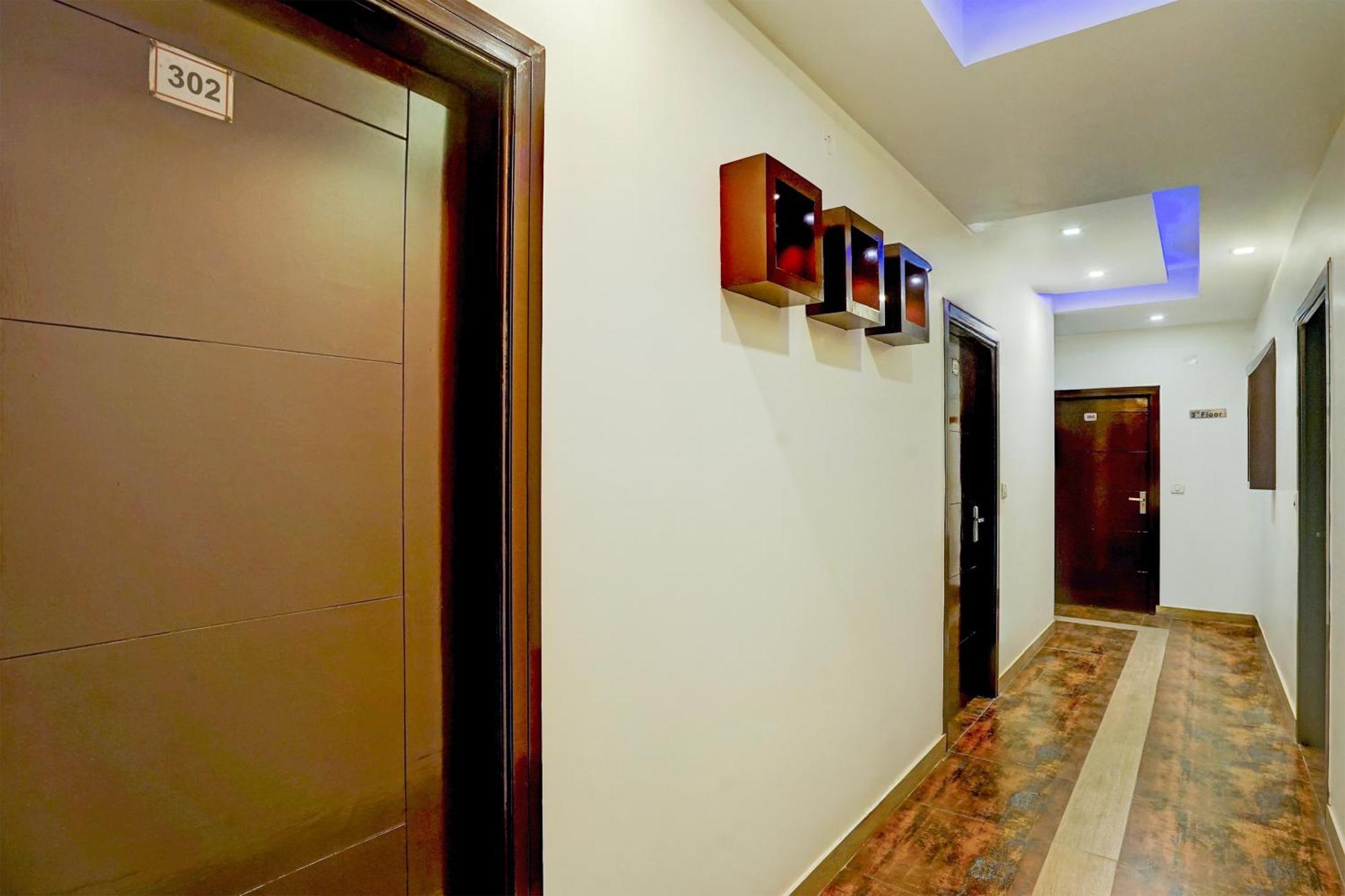 Super Townhouse Girdhar Marg Formerly Srida *
