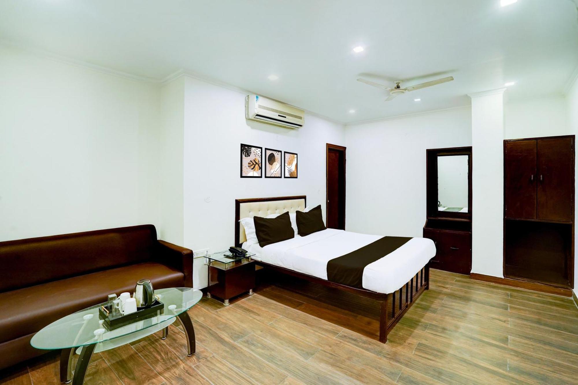 Super Townhouse Girdhar Marg Formerly Srida Jaipur
