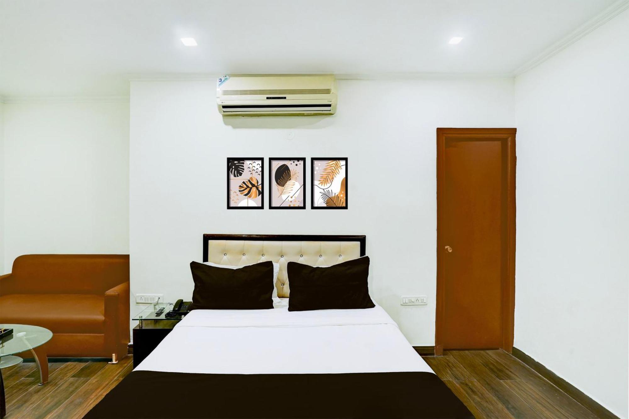 Super Townhouse Girdhar Marg Formerly Srida *