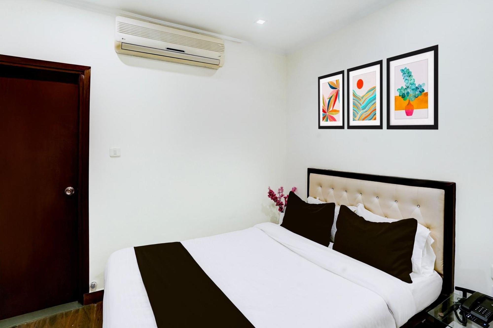 Super Townhouse Girdhar Marg Formerly Srida Hotel *