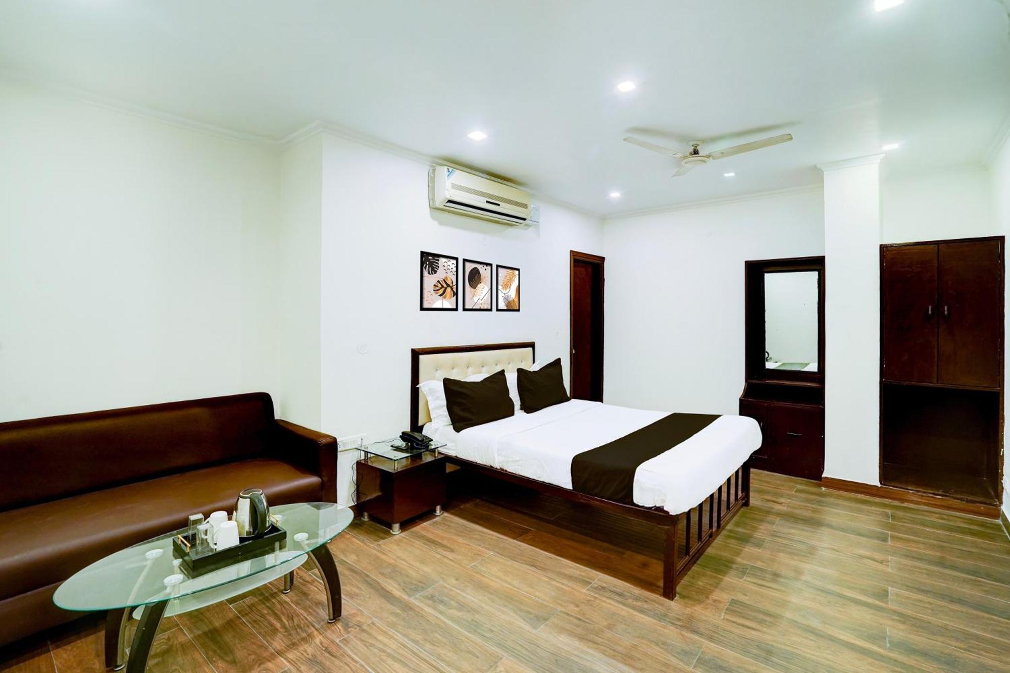 Super Townhouse Girdhar Marg Formerly Srida Jaipur