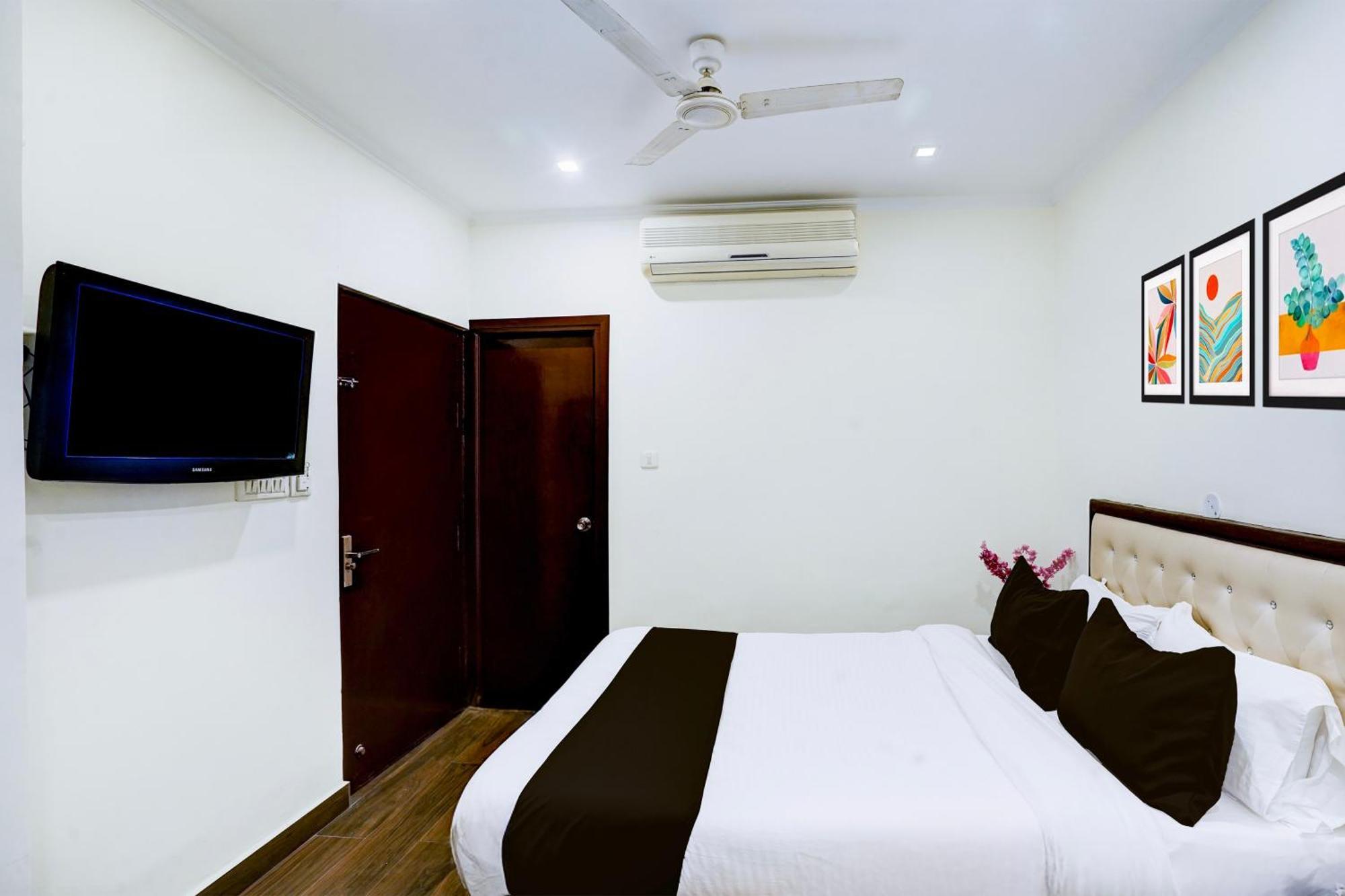 Super Townhouse Girdhar Marg Formerly Srida Hotel