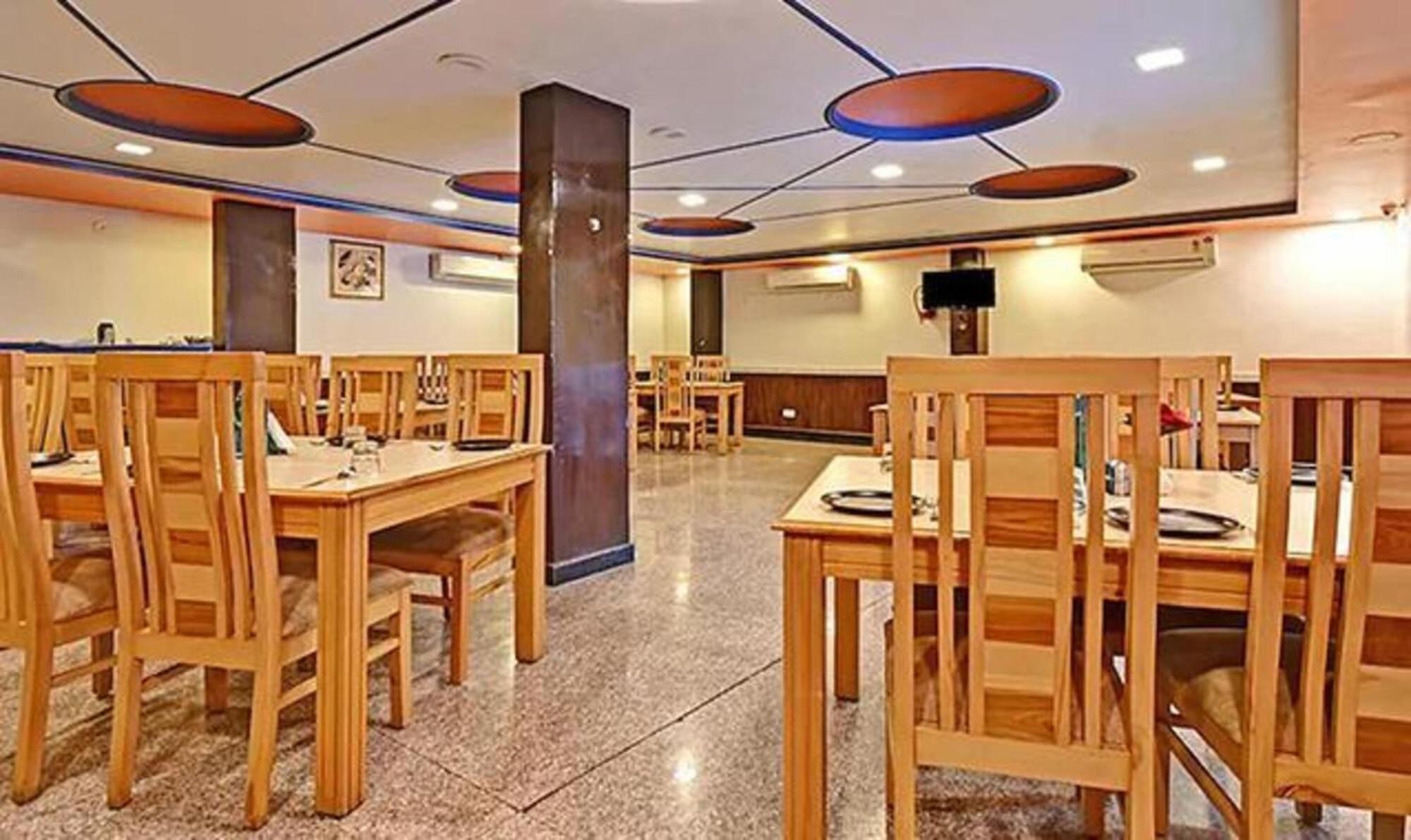 Fabhotel Airport View Hotel