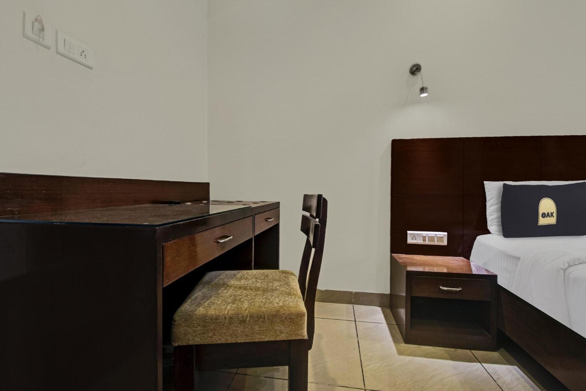 Super Townhouse Oak Heritage Heights * Jaipur