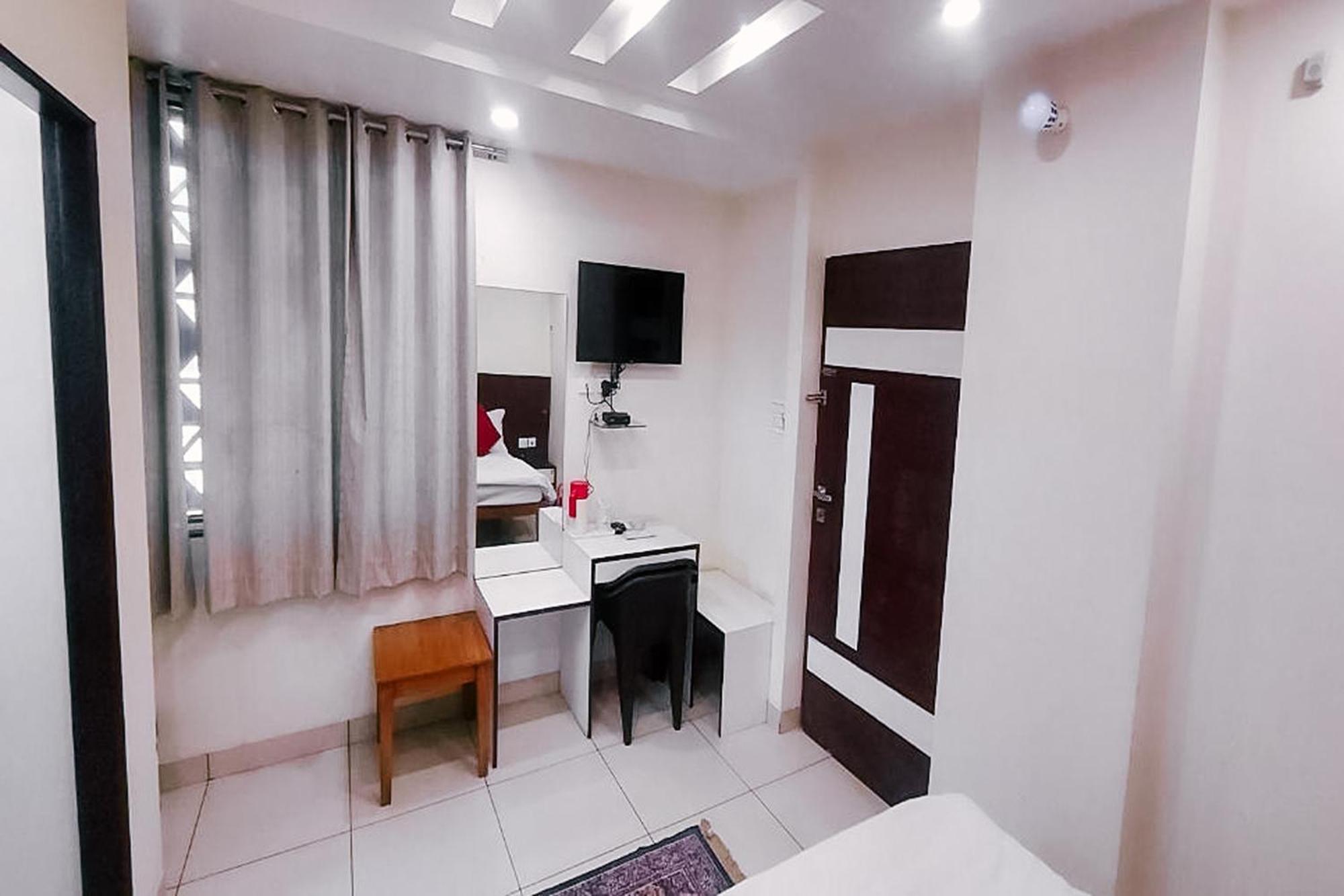 Hotel Rashika Palace Near Sindhi Camp Bus Stand,
