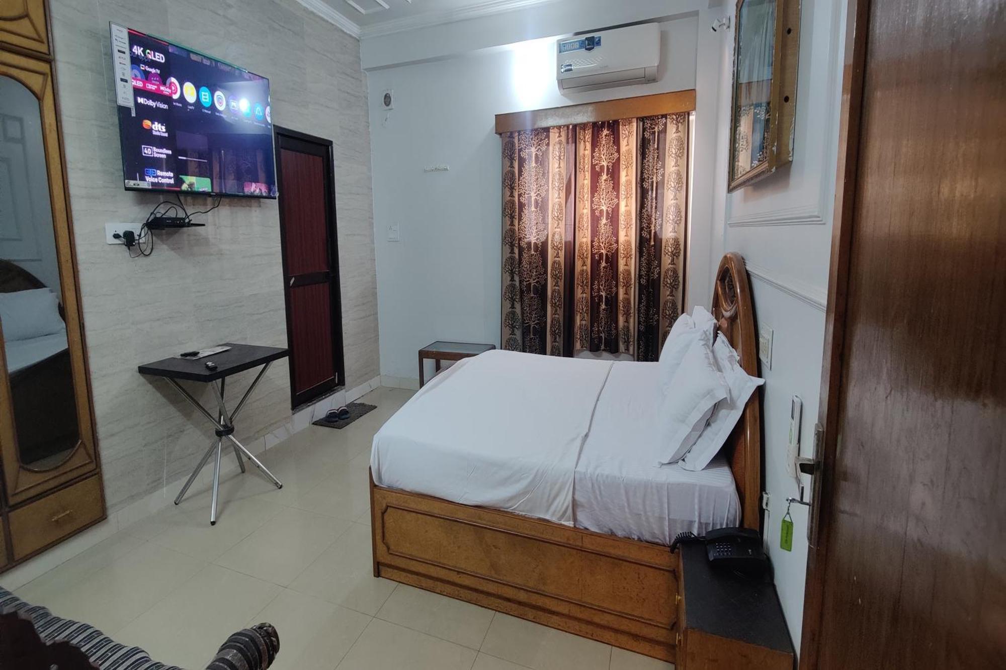 Purohit Sindhi Camp Hotel 4*