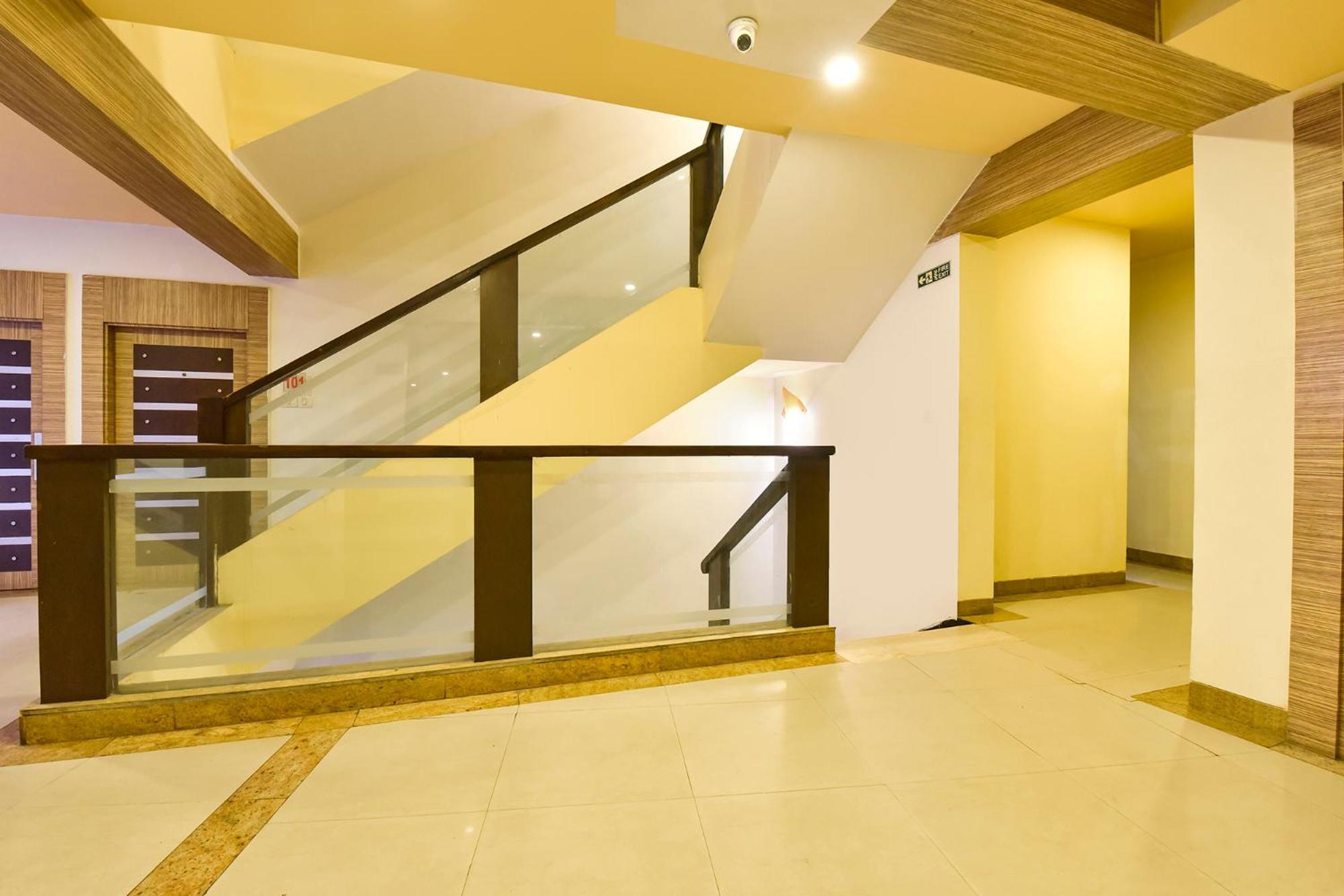 Hotel Fabhotel Apex Intercontinental 3*