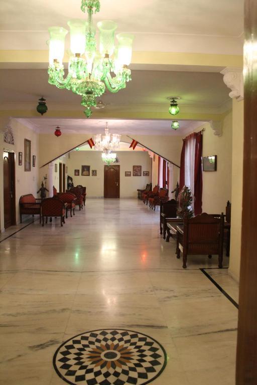 Bharat Mahal Palace Bed & Breakfast