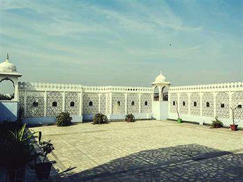 Jaisingh Palace 3*