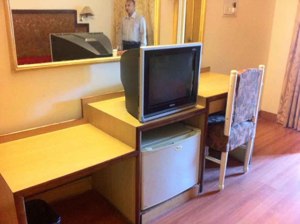 Neelam Hotel 3*