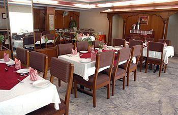 Hotel Oyo 18814 Maya International