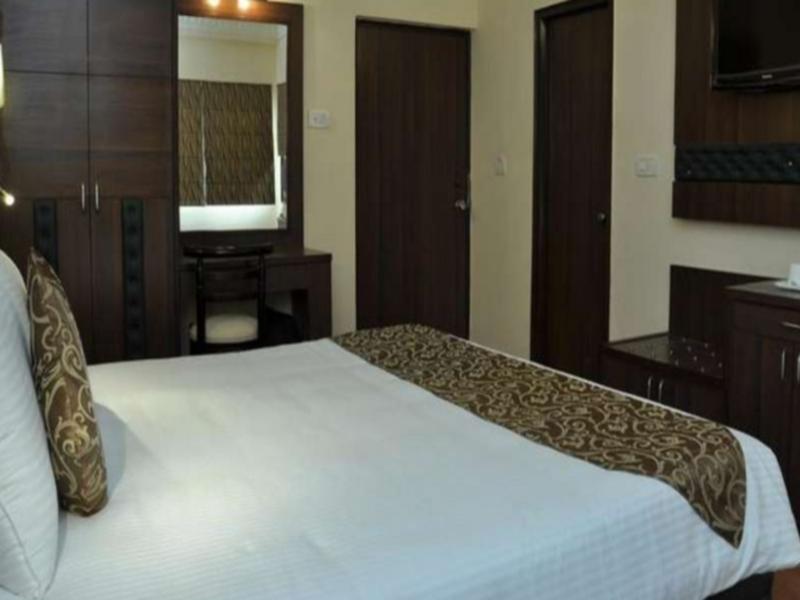 Hotel Oyo 1746 Rnb Select Jaipur