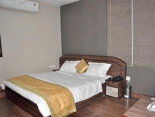 Oyo 2206 Rajawat Manor Hotel 3*