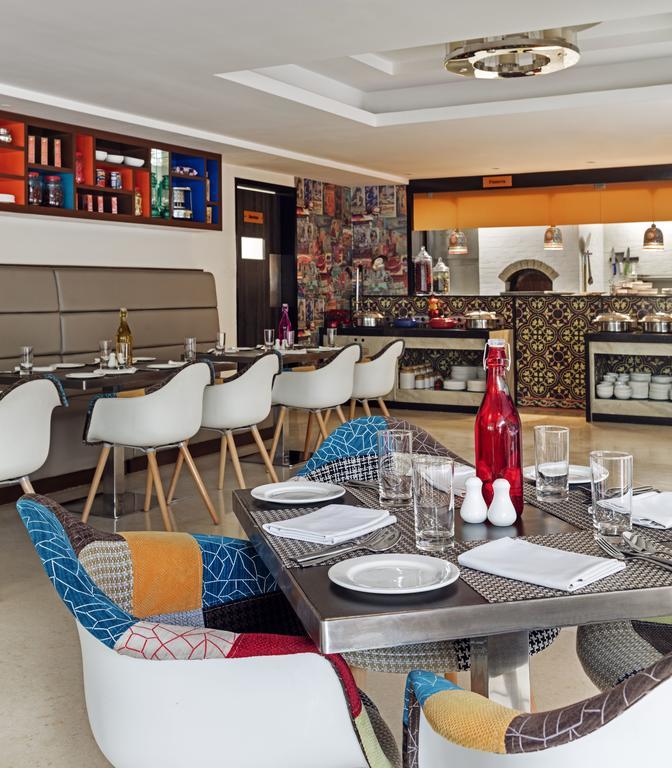 Hotel Zone By The Park , Bani Park 4*