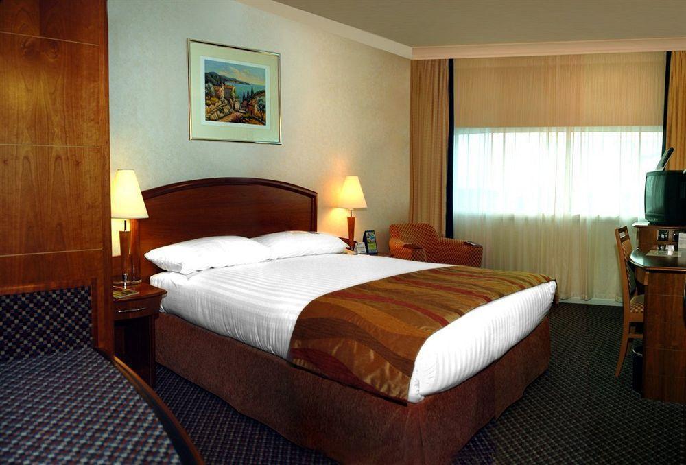 Cm-a Luxury Boutique Hotel