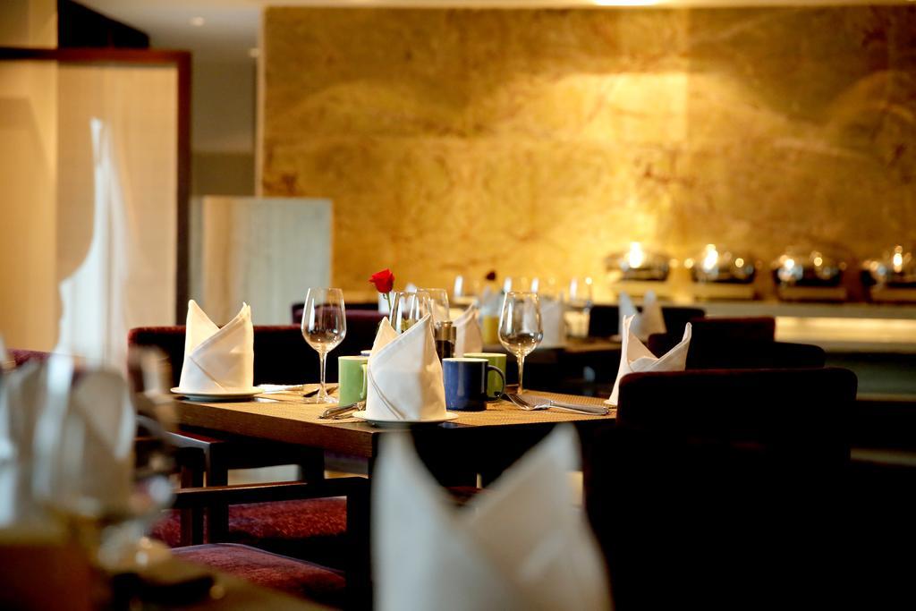 The Lalit Traveller- Airport 3*