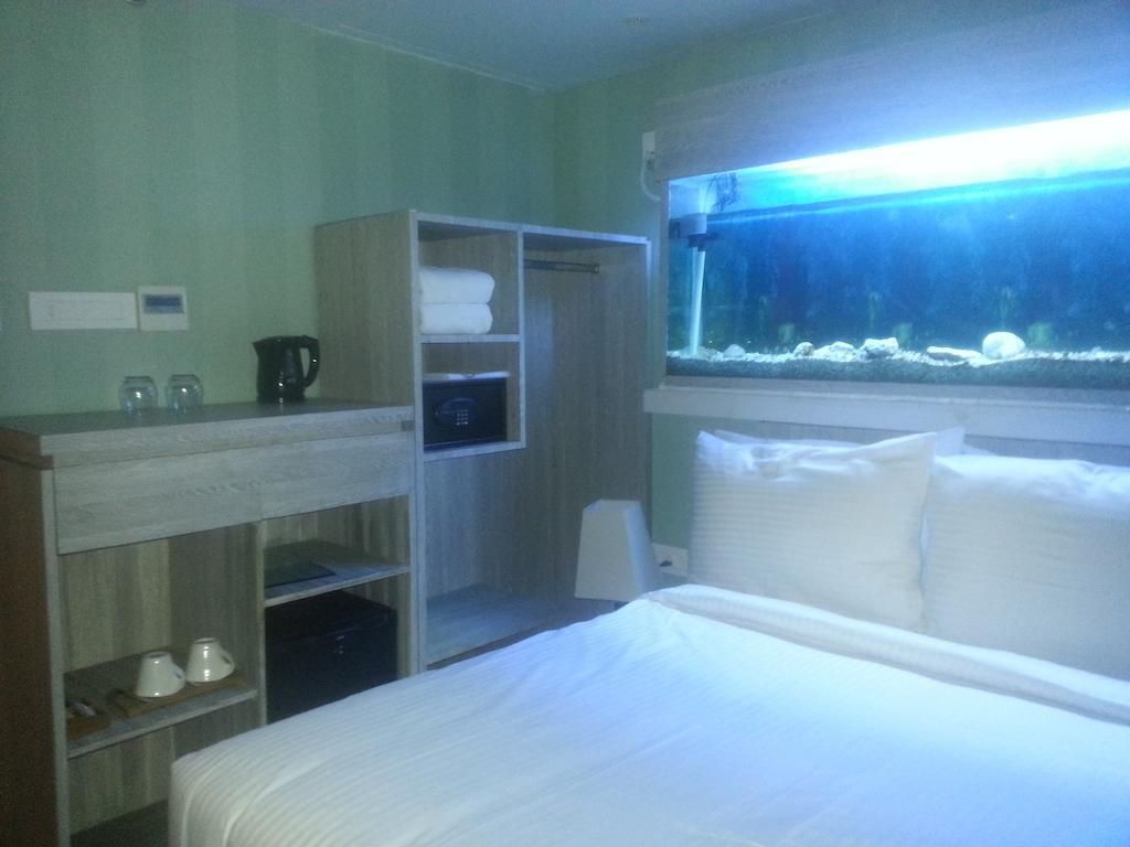 Golden Oak Hotel 3*