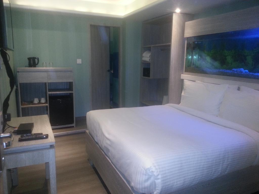 Golden Oak Hotel 3*