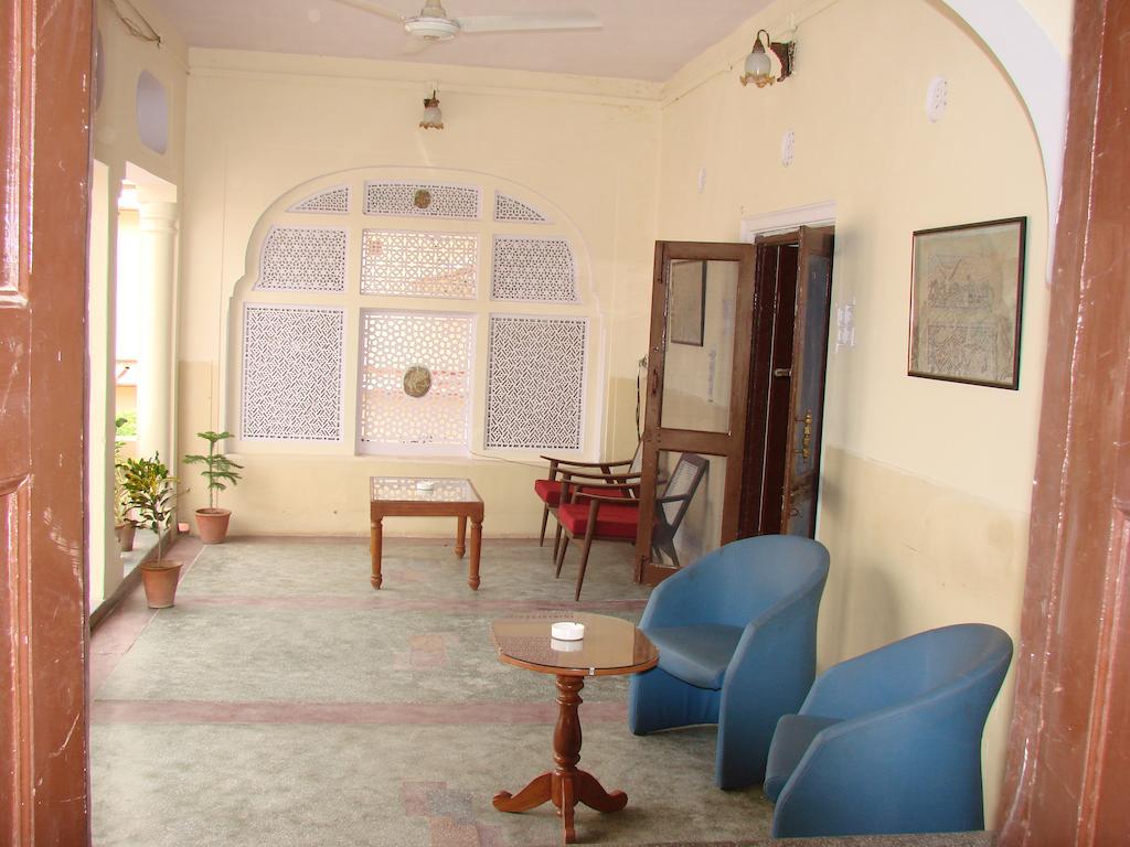 Hotel Karnot Mahal 3*