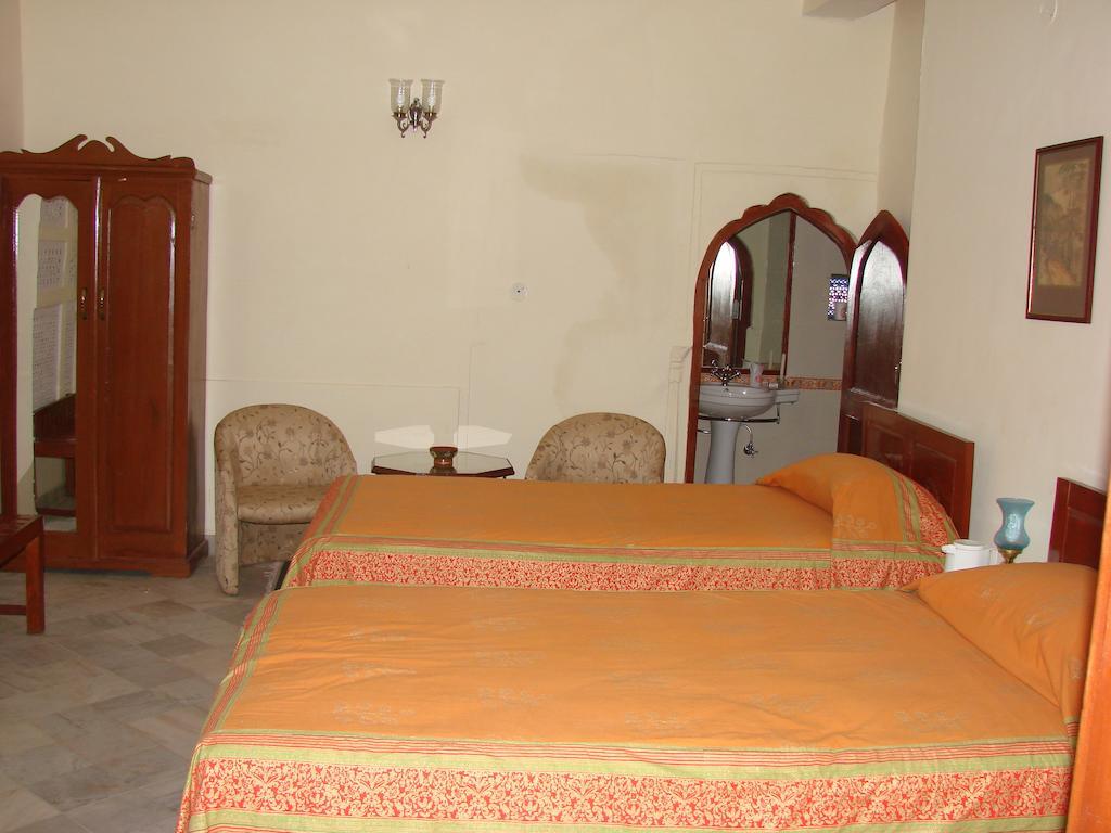 Karnot Mahal