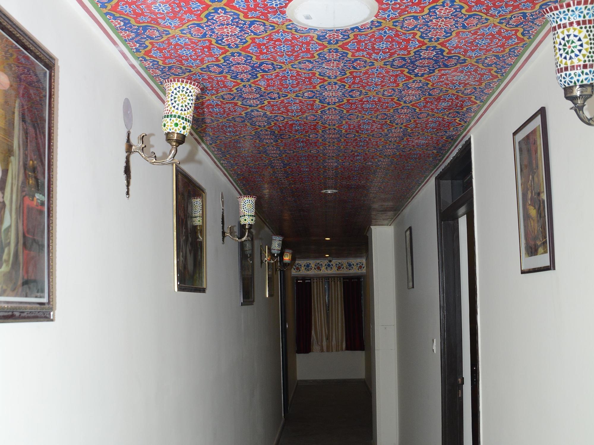 Hotel Surya Garh 3*