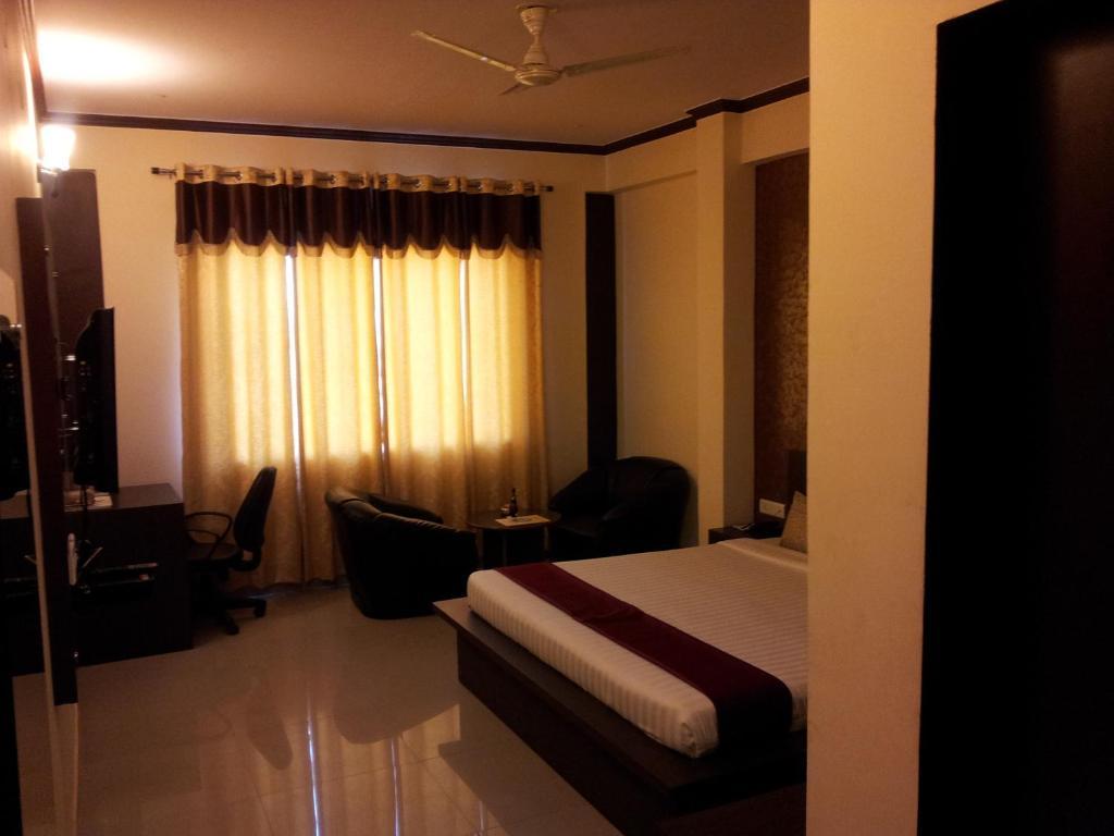 Hotel Savi Regency