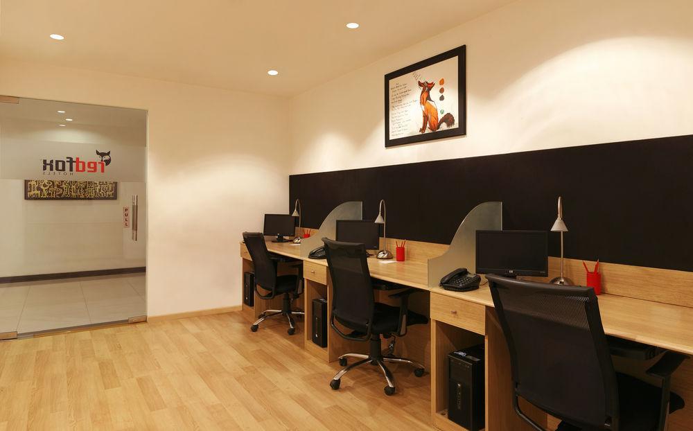 Hotel Red Fox By Lemon Tree Hotels,