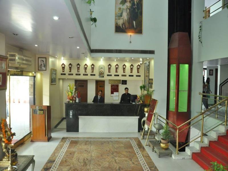 Hotel Oyo 18814 Maya International Jaipur