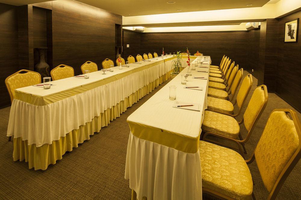 Vesta International 4*