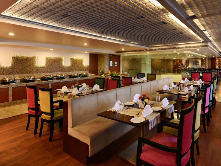 Lords Plaza Hotel 3*