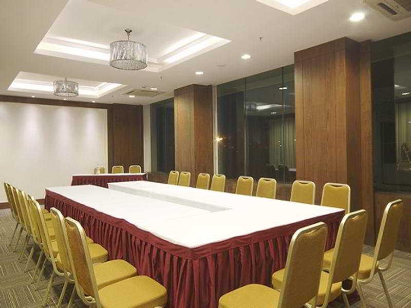 Vesta International Hotel 4*