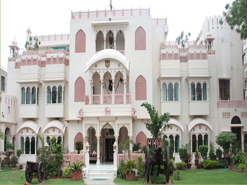 Bharat Mahal Palace 3*