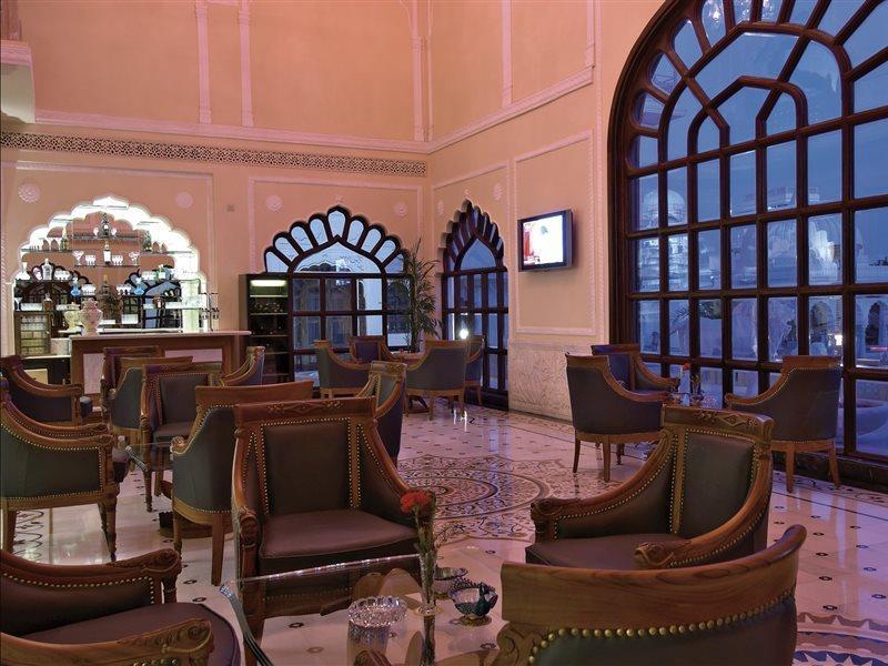 Resort Shiv