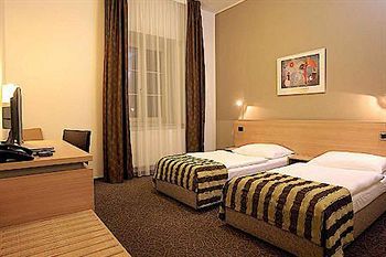 Fabhotel Polovictory Palace Jaipur