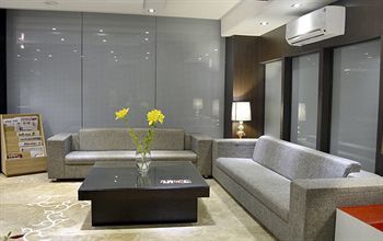 Raya Hotel 3*
