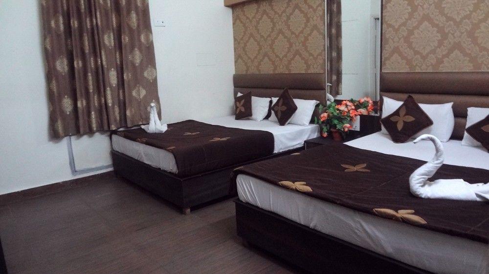 Hotel Oyo Flagship 24936 C-9