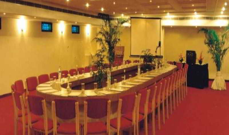Maharani Plaza Hotel 3*