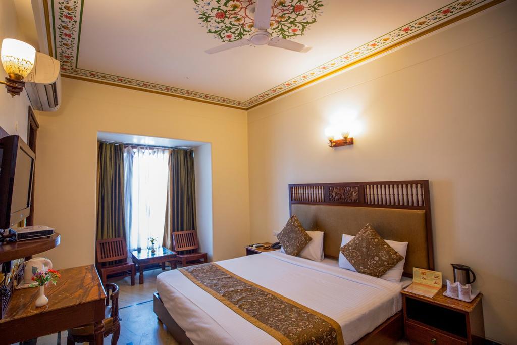 Hotel Nahargarh Haveli-near Train Station Metro Jaipur