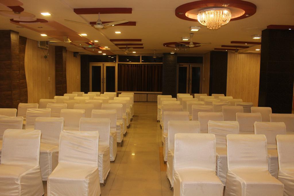 Muskan Palace 3*