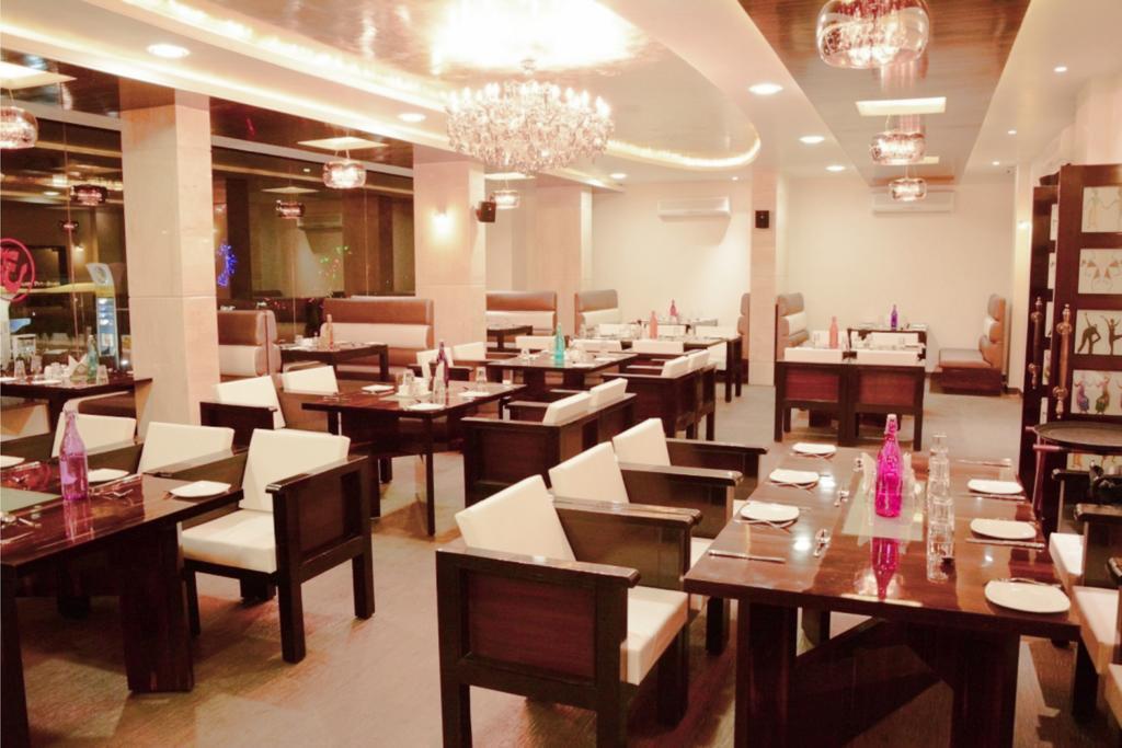 Fabhotel Resolute Gopalpura Hotel