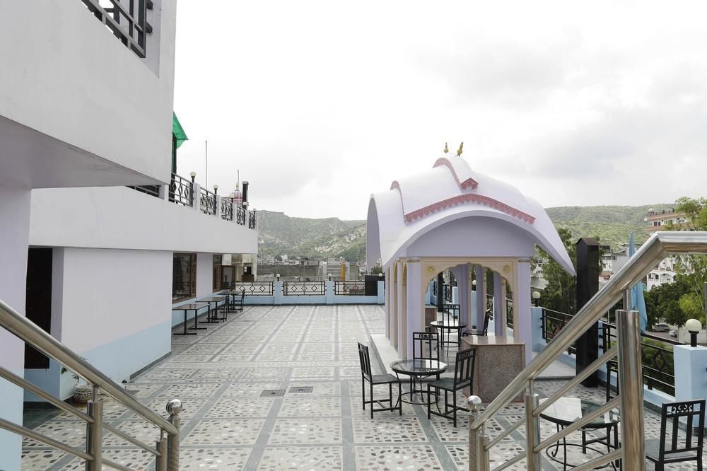 Hotel Oyo Jal Mahal