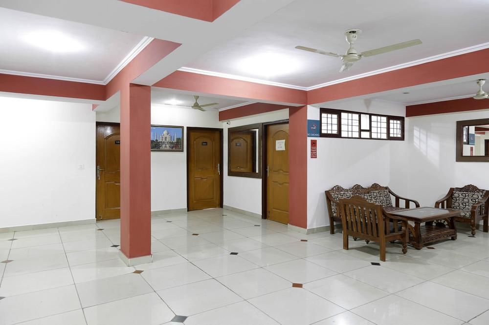 Oyo Jal Mahal Hotel Jaipur