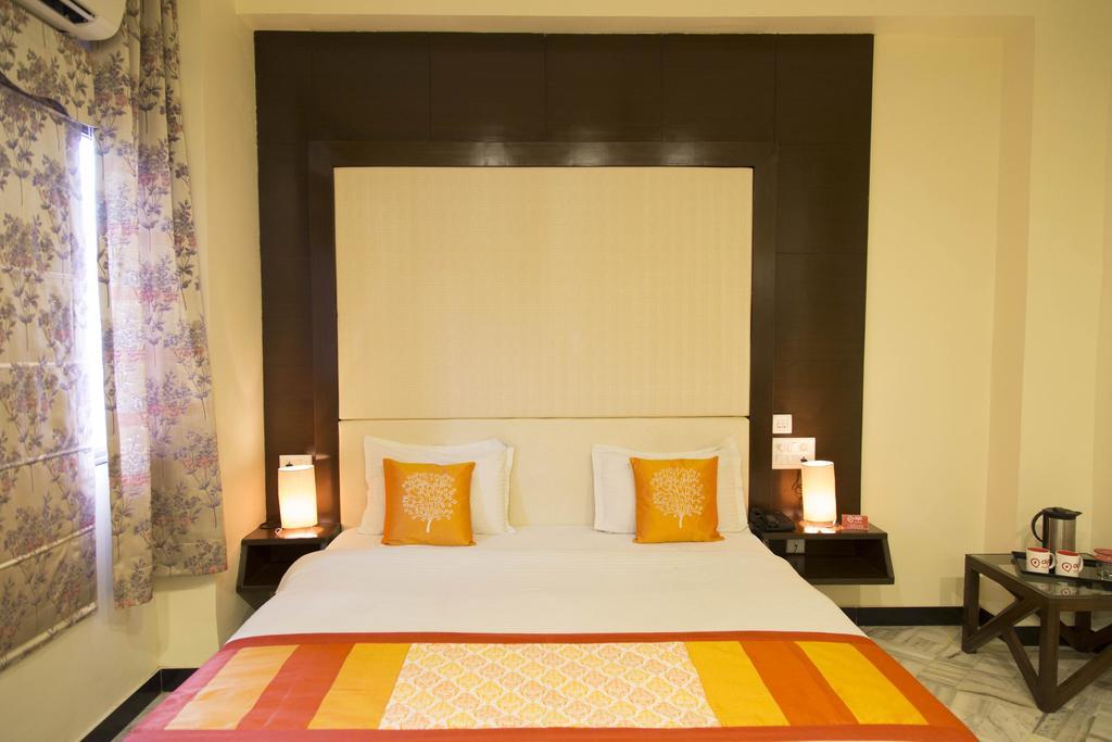 Oyo 1322 Galaxy Hotel 2*