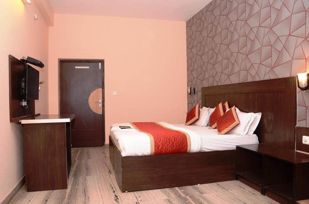 Kartikey Hotel