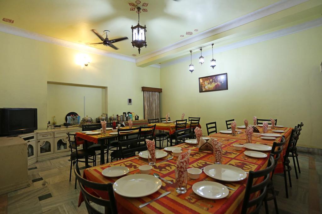Hotel Oyo 871 Hotel Jaipur City 2*