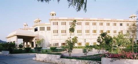 Kk Royal & Convention Centre 4*
